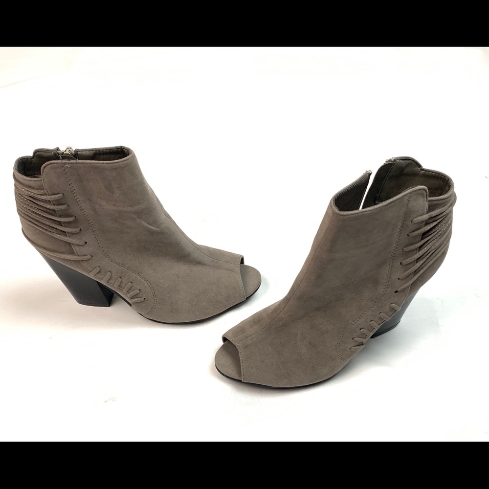 Yoki peep toe heels